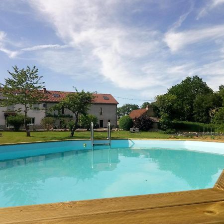 Chambres D'Hotes Quatre Mains Saint-Priest-des-Champs Exterior photo