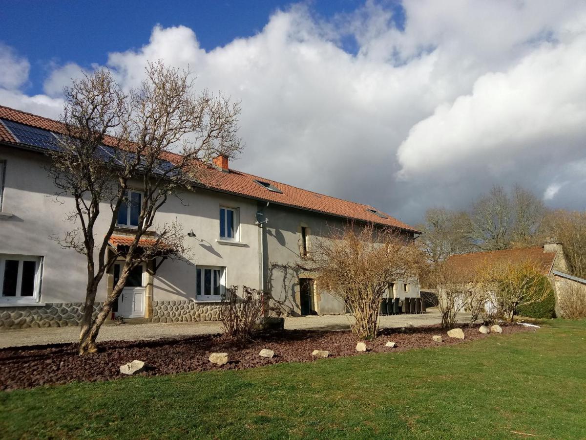 Chambres D'Hotes Quatre Mains Saint-Priest-des-Champs Exterior photo